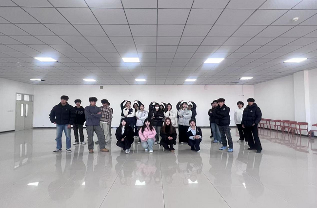 1742369988129207.png 礼仪操.png